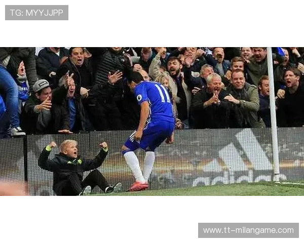 切尔西传递速度惊人,斯特林右路突破成功